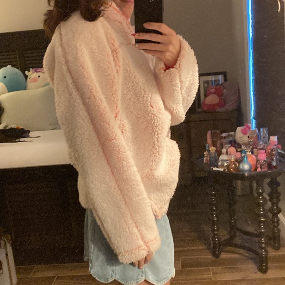 Cozy Sherpa!!!! - Picture 2 of 3